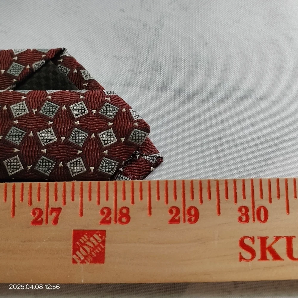 Trendy GENESIS Imported Silk Necktie Tie Rust Gray Geometric Square Jacquard